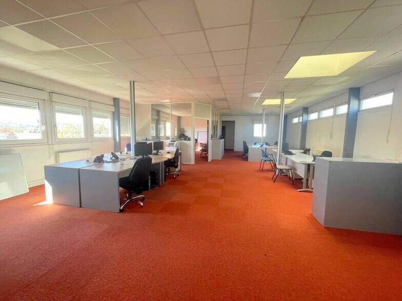 Office in Poissy for sale - Interior Photo - Image 3 of 13