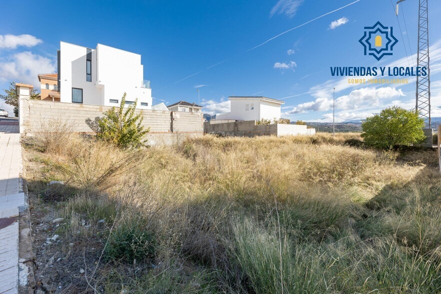 Avenida Cerro Alfonsico, 20, Peligros, Granada for sale - Building Photo - Image 2 of 18
