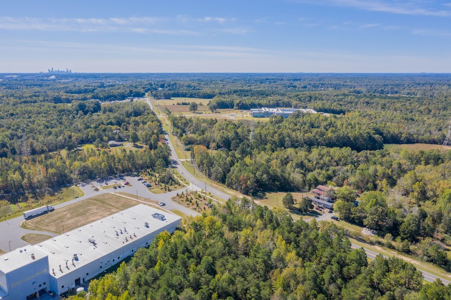 11725 Mt Holly-Huntersville Rd, Huntersville, NC for sale - Aerial - Image 1 of 1