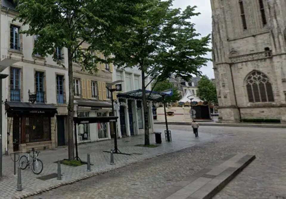 Retail in Quimper for sale Building Photo- Image 1 of 2