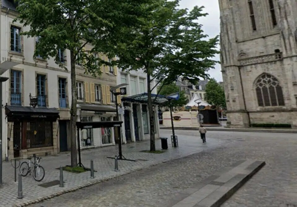 Retail in Quimper for sale Primary Photo- Image 1 of 2