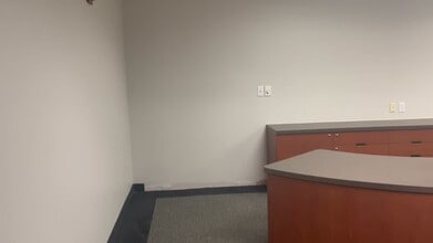 580 Decker Dr, Irving, TX to rent - Commercial Listing Video 