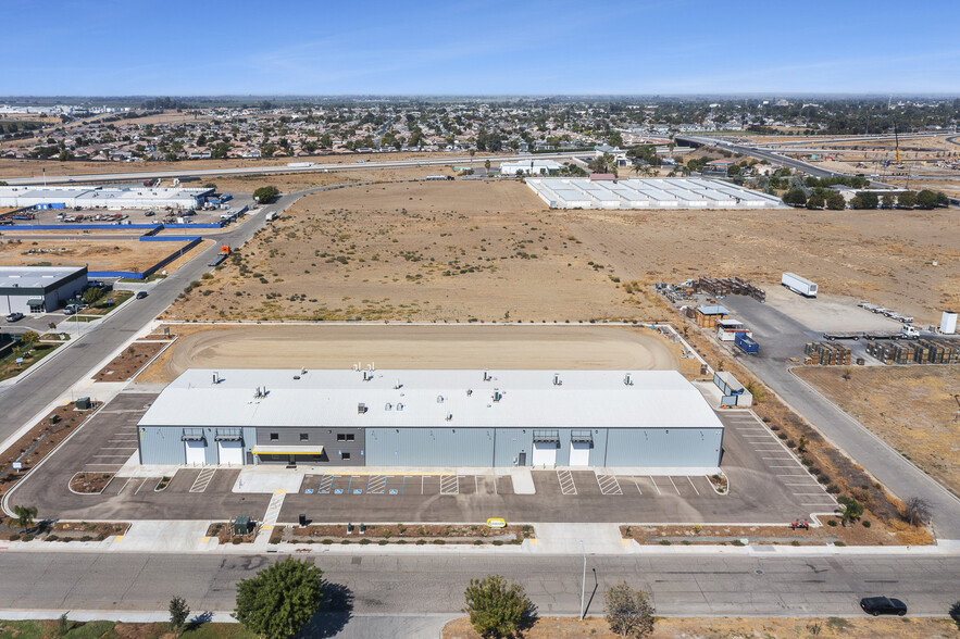 1450 Enterprise Dr, Lemoore, CA for sale - Building Photo - Image 1 of 17