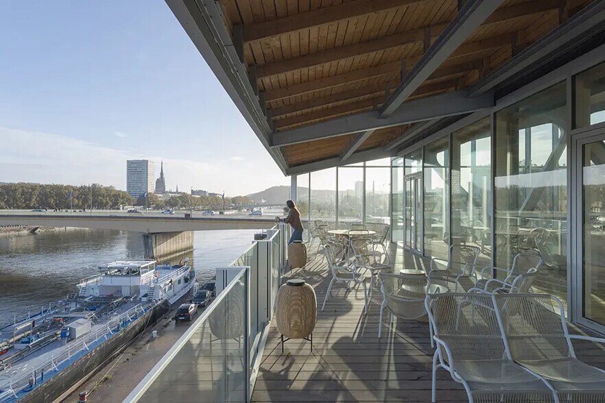 105 Bis Allée Francois Mitterrand, Rouen to rent - Building Photo - Image 2 of 10