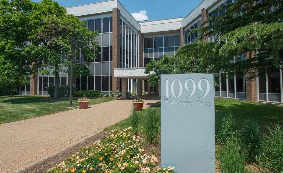 1099 Wall St W, Lyndhurst, NJ to rent - Building Photo - Image 3 of 27