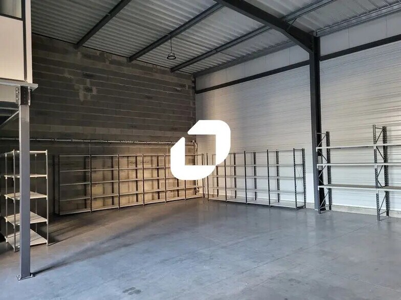 Office in Villenave-d'Ornon to rent - Interior Photo - Image 2 of 8