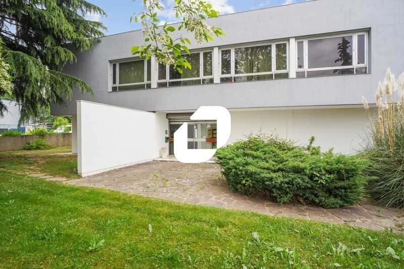 Office in Chilly Mazarin to rent - Building Photo - Image 1 of 19