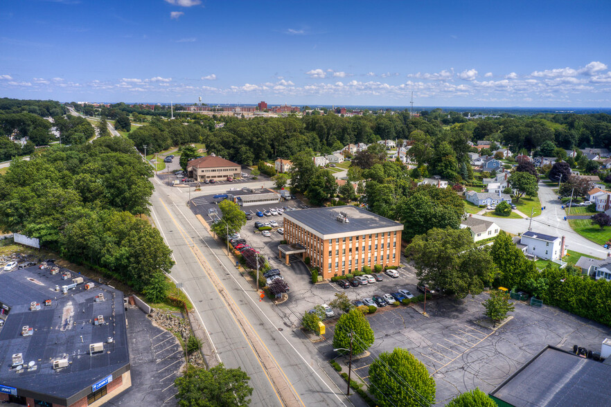 1150 New London Ave, Cranston, RI for rent - Building Photo - Image 2 of 20