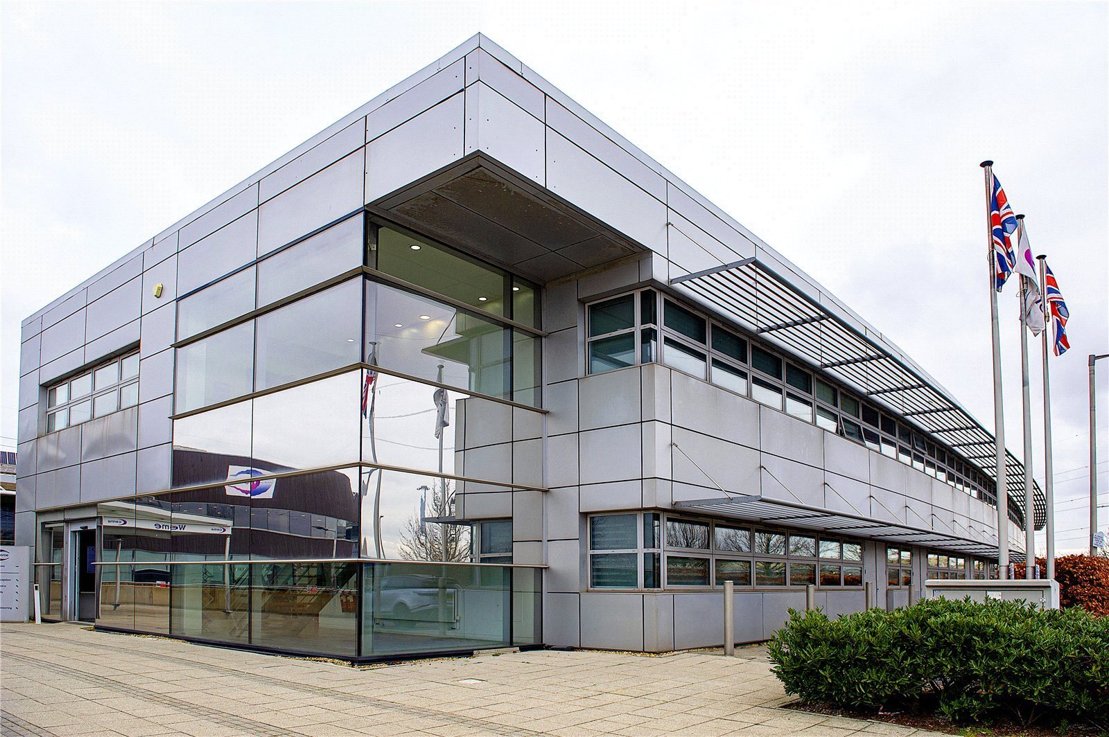 Marsh Way, Rainham to rent Primary Photo- Image 1 of 7