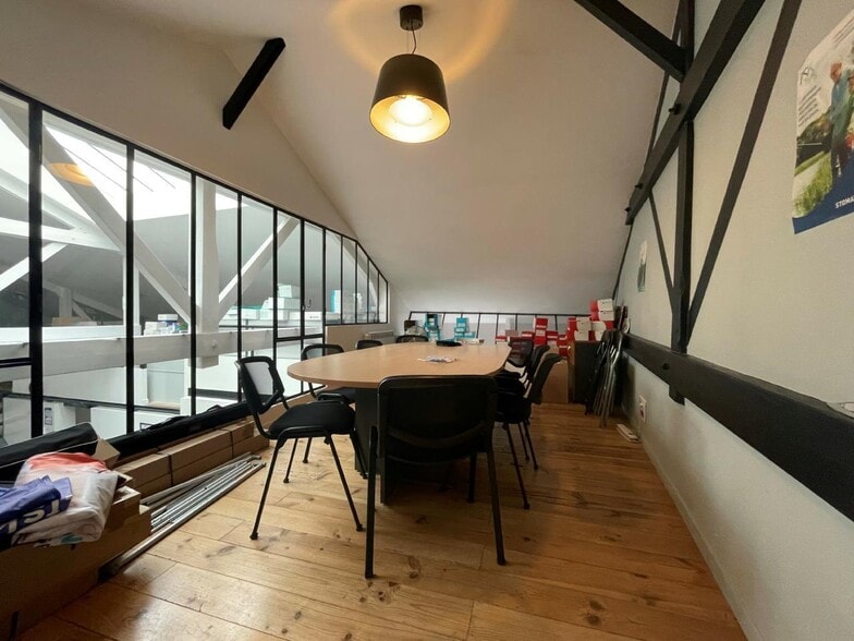 Light Industrial in Le Kremlin-Bicêtre for sale - Interior Photo - Image 2 of 11