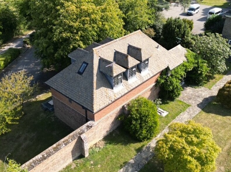 Burnt House Ln, Cowfold to rent - Primary Photo - Image 1 of 2