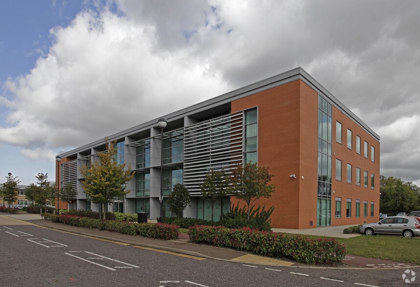 2 Cowley Rd, Cambridge to rent - Primary Photo - Image 1 of 3