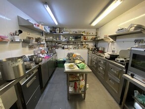 Retail in Barcelona, Barcelona to rent Interior Photo- Image 1 of 4