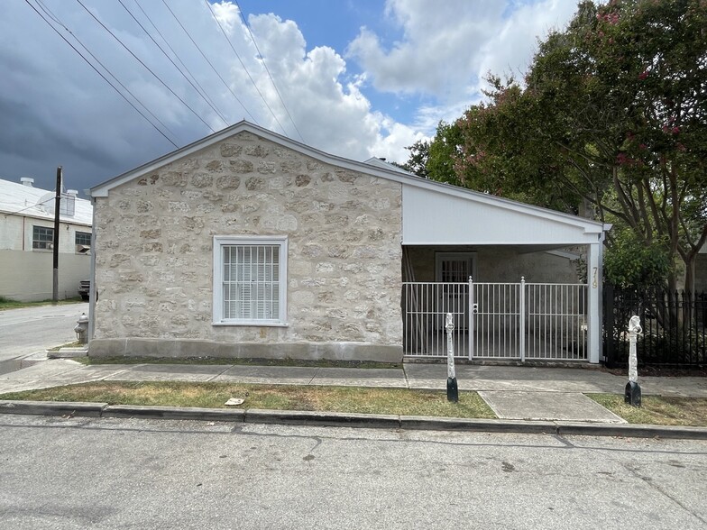 423 8th St, San Antonio, TX for rent - Building Photo - Image 3 of 17