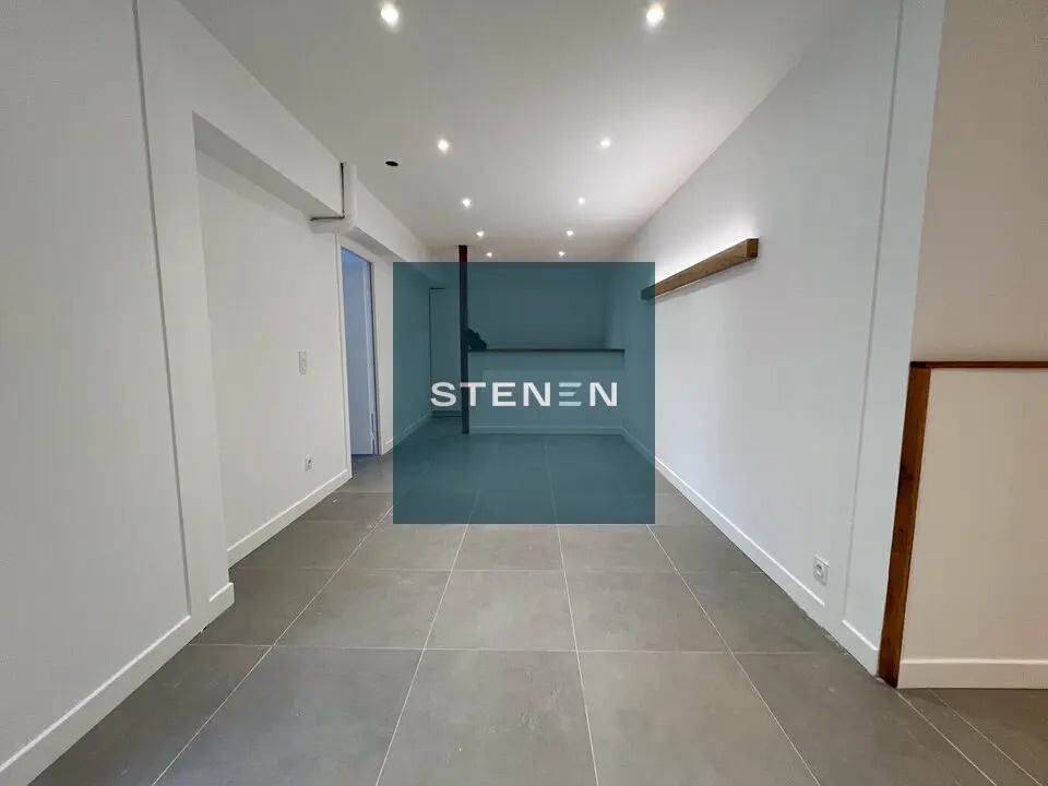 Location Bureaux 153 m² - Photo 1