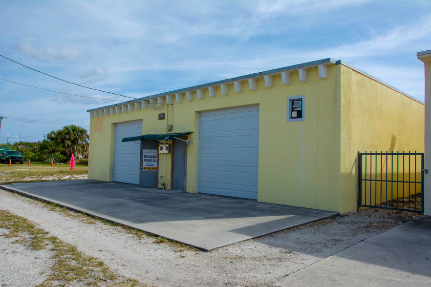 1107 1st Ave S, Lake Worth, FL for rent - Building Photo - Image 2 of 11