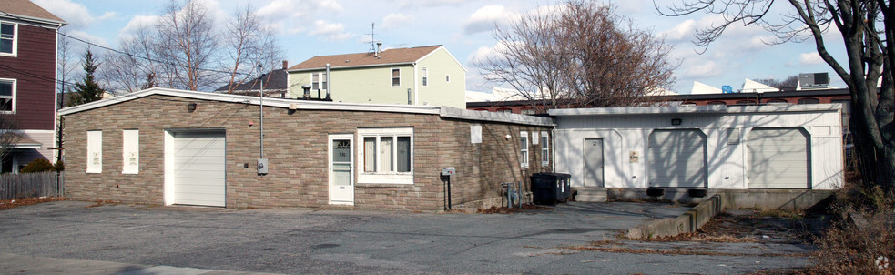 533-535 Pine St, Central Falls, RI for sale - Primary Photo - Image 1 of 1