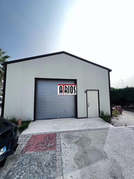 Industrial in La Farlède to rent - Building Photo - Image 1 of 3
