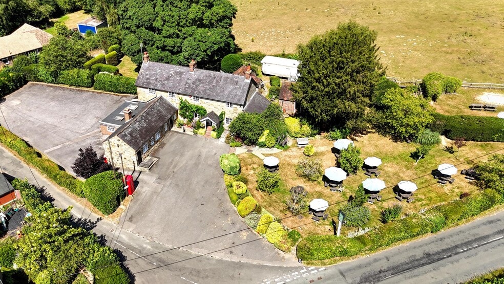 School Ln, Haywards Heath for sale - Primary Photo - Image 1 of 9