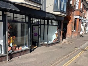 56-62 Fore St, Cullompton to rent Interior Photo- Image 1 of 9