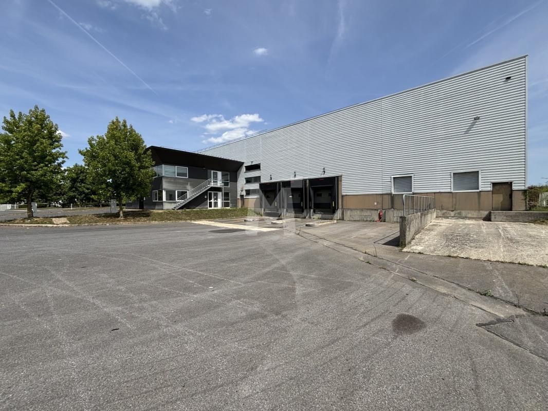 Light Industrial in Saint-Michel-sur-Orge to rent Building Photo- Image 1 of 15