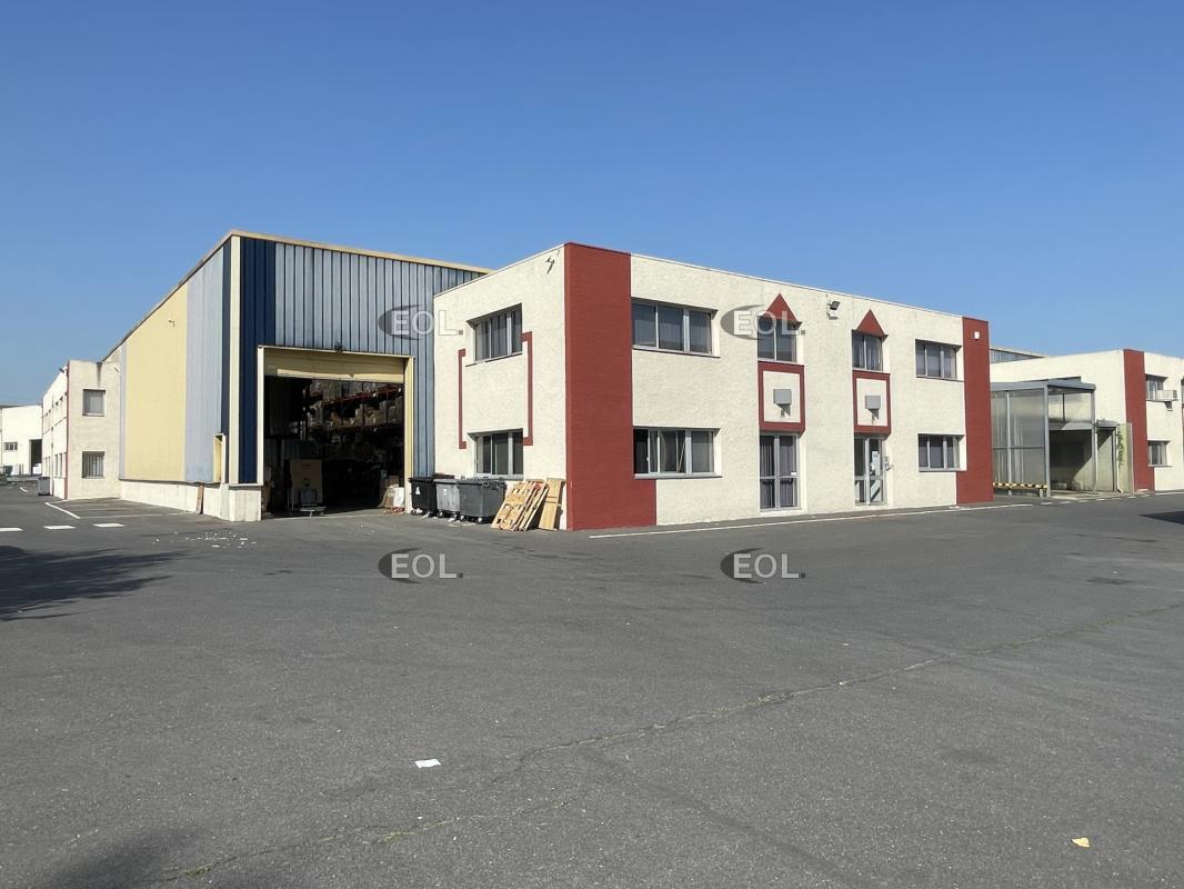 Light Industrial in Bezons to rent Building Photo- Image 1 of 9