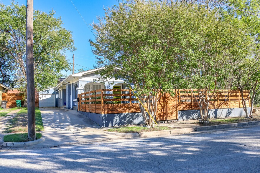 1211 S Lake St, Fort Worth, TX for sale - Building Photo - Image 1 of 1