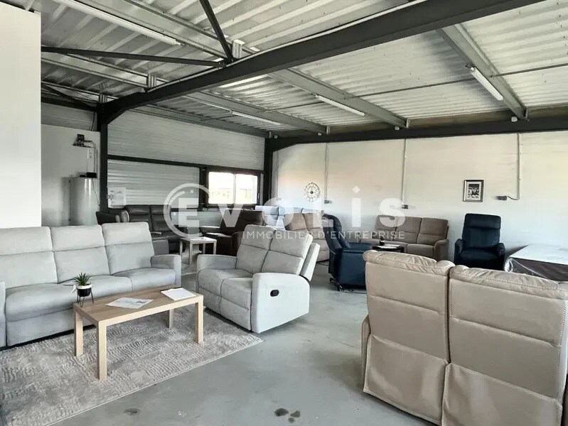 Location Commerce 200 m² - Photo 1