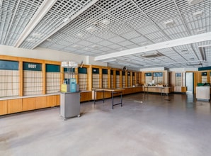 Commercial Rd, Portsmouth to rent Interior Photo- Image 2 of 2