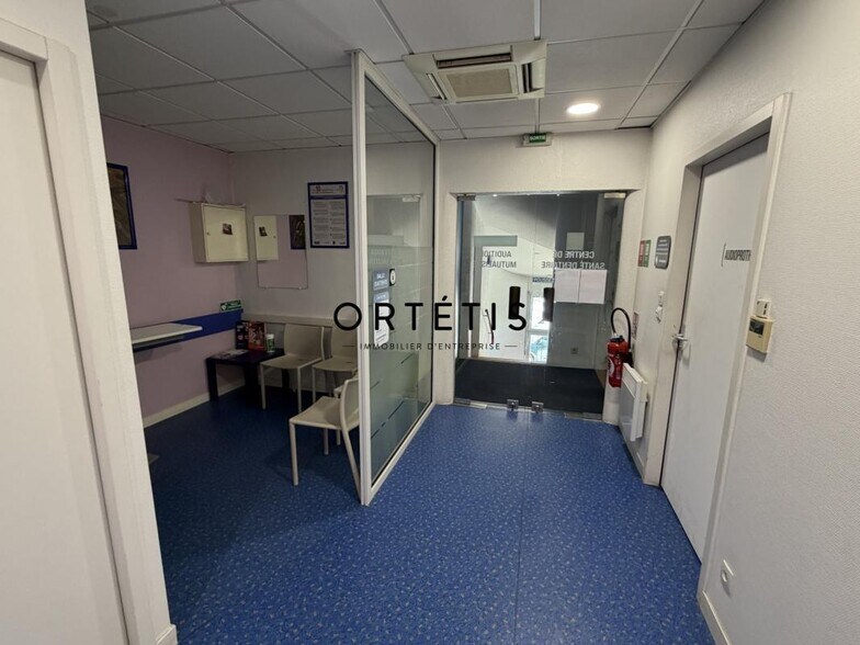 Retail in Ramonville-Saint-Agne for sale - Interior Photo - Image 3 of 4