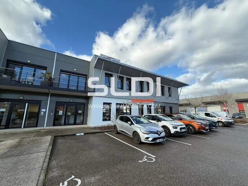 Light Industrial in Saint-Priest to rent Building Photo- Image 1 of 9