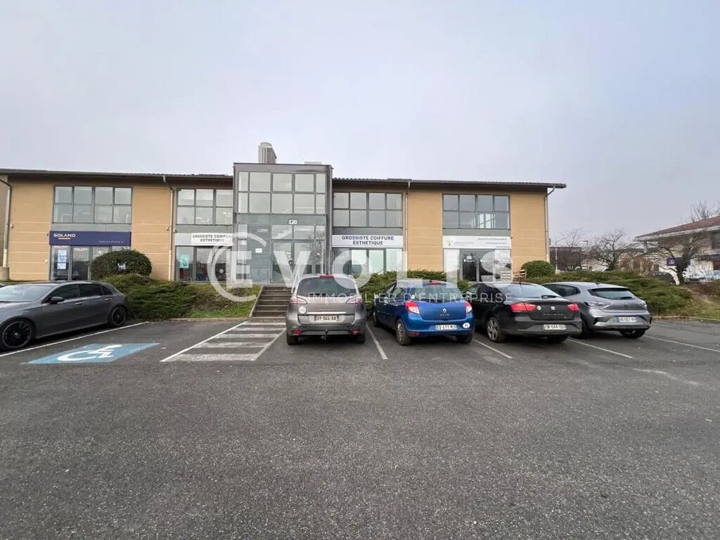 Vente Bureaux 262 m² - Photo 1