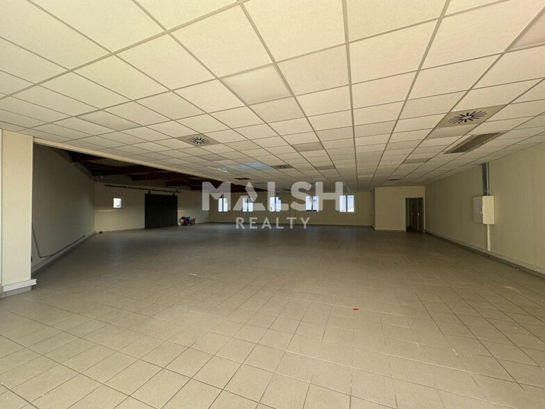 Light Industrial in Décines-Charpieu to rent - Interior Photo - Image 3 of 23