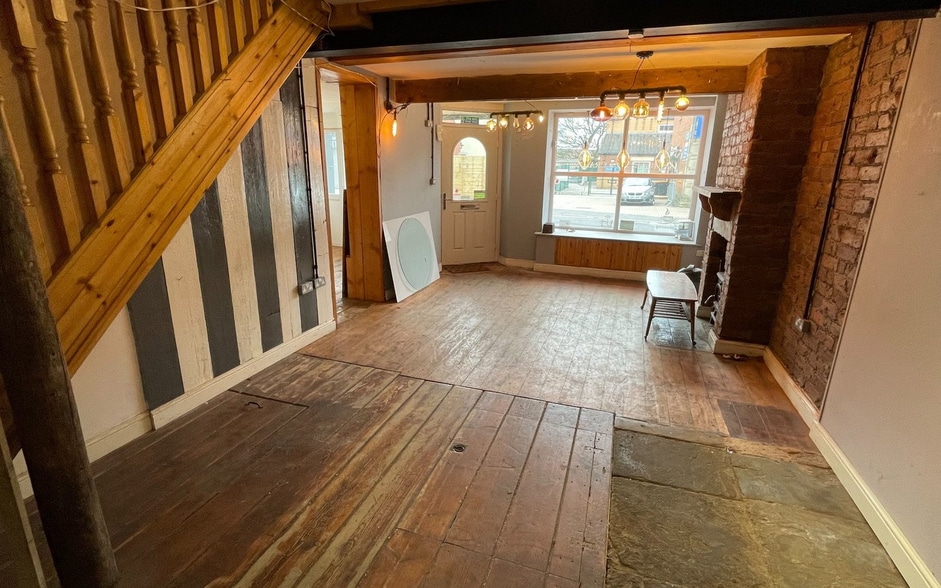 28-30 High St, Dodworth for sale - Interior Photo - Image 3 of 9