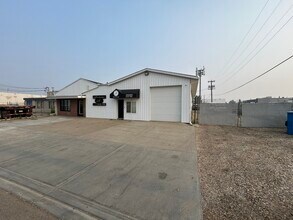 15615 112 Av NW, Edmonton, AB for sale Primary Photo- Image 1 of 2