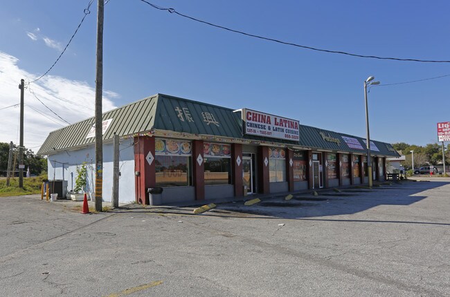 More details for 3711 E Busch Blvd, Tampa, FL - Retail to Rent