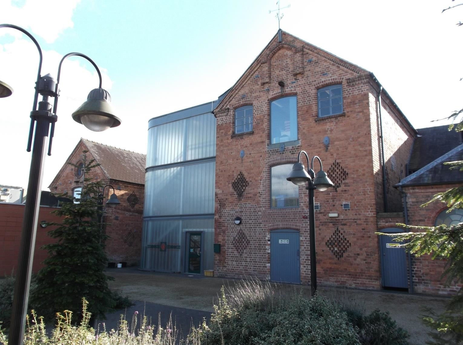 A458, Welshpool to rent Primary Photo- Image 1 of 2