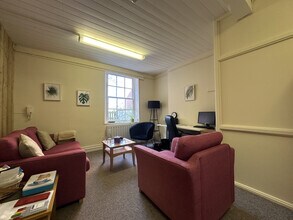 School Gdns, Shrewsbury to rent Interior Photo- Image 1 of 3