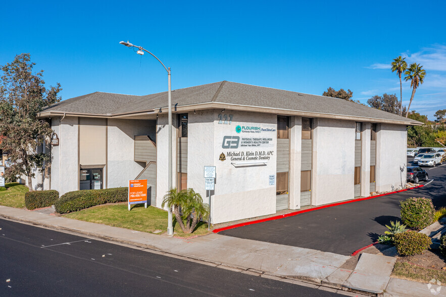 227 N El Camino Real, Encinitas, CA for rent - Building Photo - Image 1 of 5