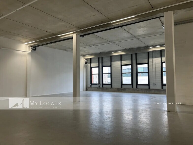 Light Industrial in Nanterre to rent - Interior Photo - Image 3 of 5