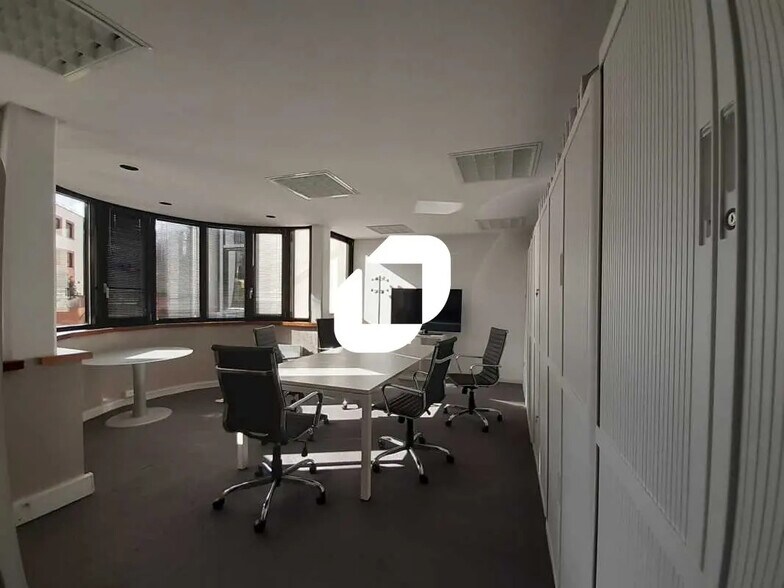 3 Bis Rue Du Petit Robinson, Jouy-en-Josas to rent - Interior Photo - Image 1 of 10