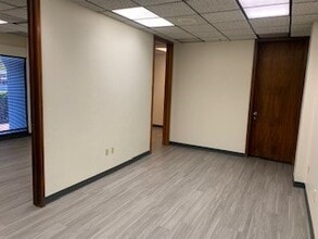 255 E Osborn Rd, Phoenix, AZ to rent Interior Photo- Image 2 of 4