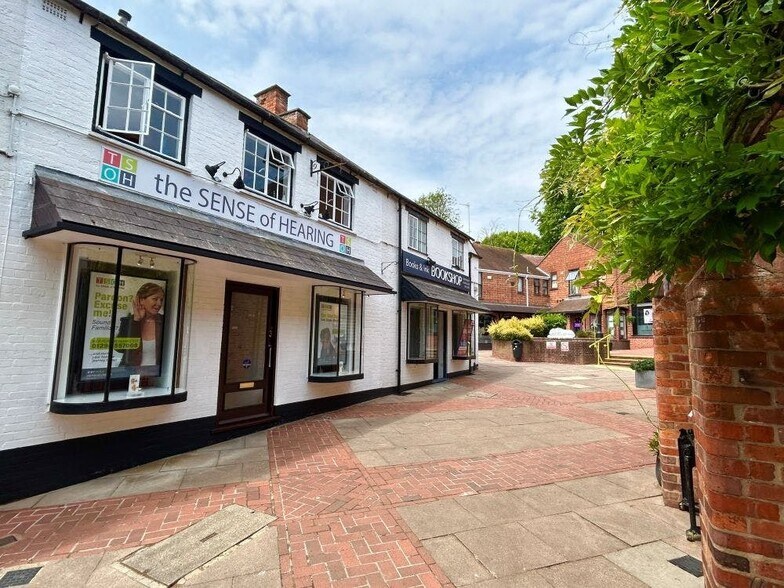4 White Lion Walk, Banbury for sale - Building Photo - Image 3 of 10