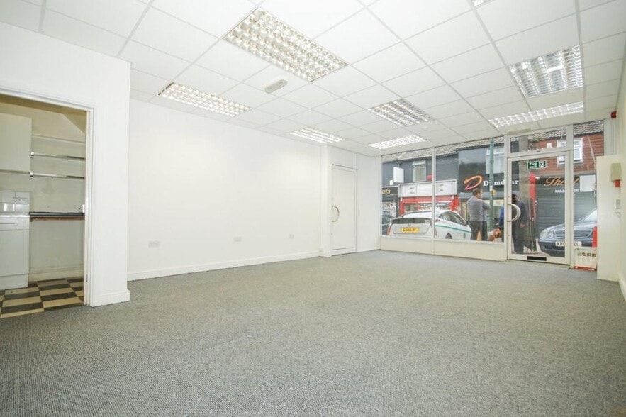 4 Church St, Chatham to rent - Building Photo - Image 3 of 9