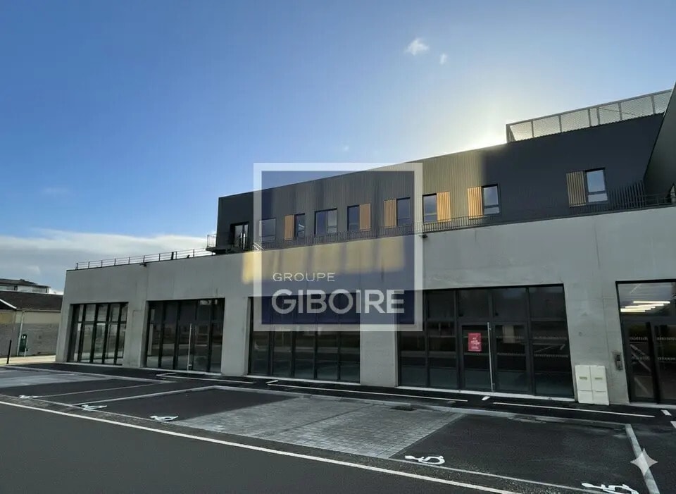Location Entrepôt 370 m² à 765 m² - Photo 1