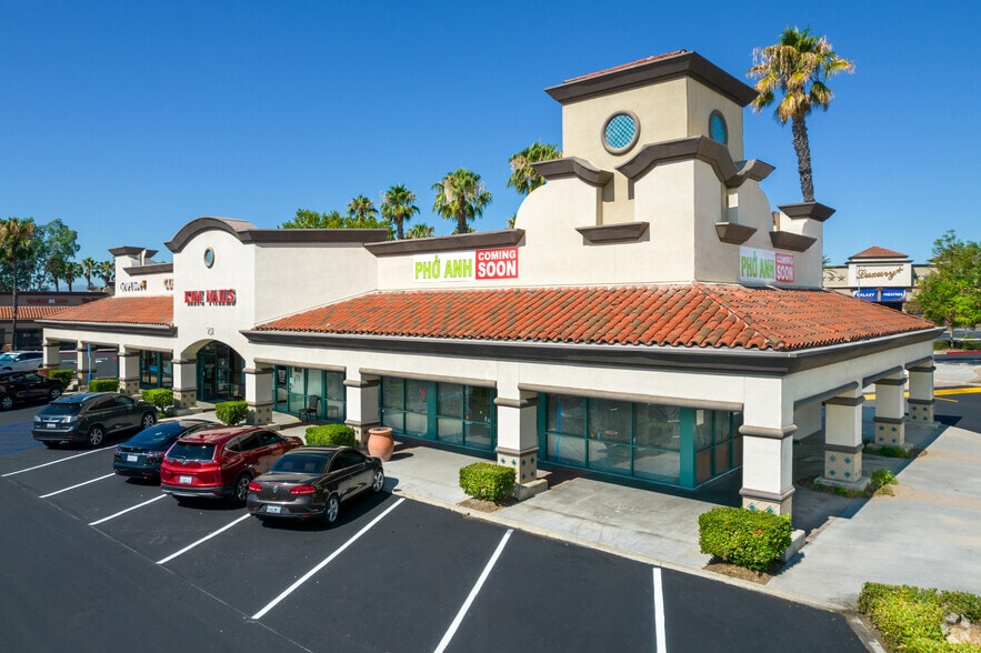 301-375 E Alessandro Blvd, Riverside, CA for rent - Building Photo - Image 1 of 40