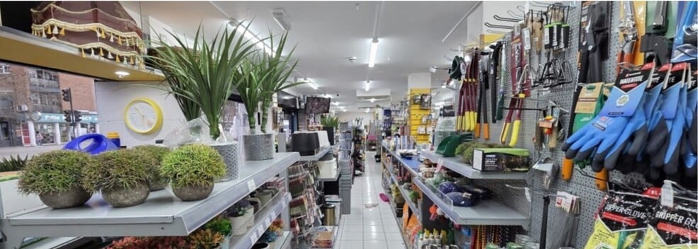 279-285 Clapham Rd, London to rent - Building Photo - Image 3 of 3