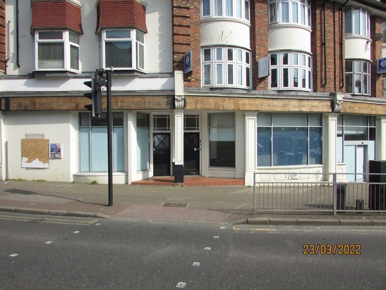 1-3 Finchley Ln, London to rent - Building Photo - Image 2 of 3