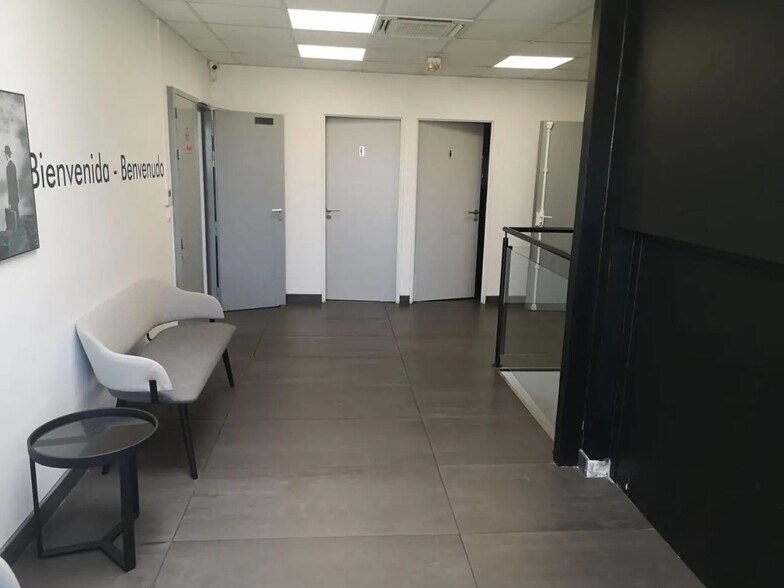 Light Industrial in Neuilly-Plaisance for sale - Lobby - Image 3 of 9