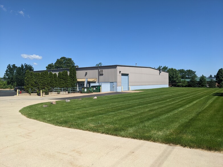 2362 Bishop Cir E, Dexter, MI for sale - Building Photo - Image 1 of 1